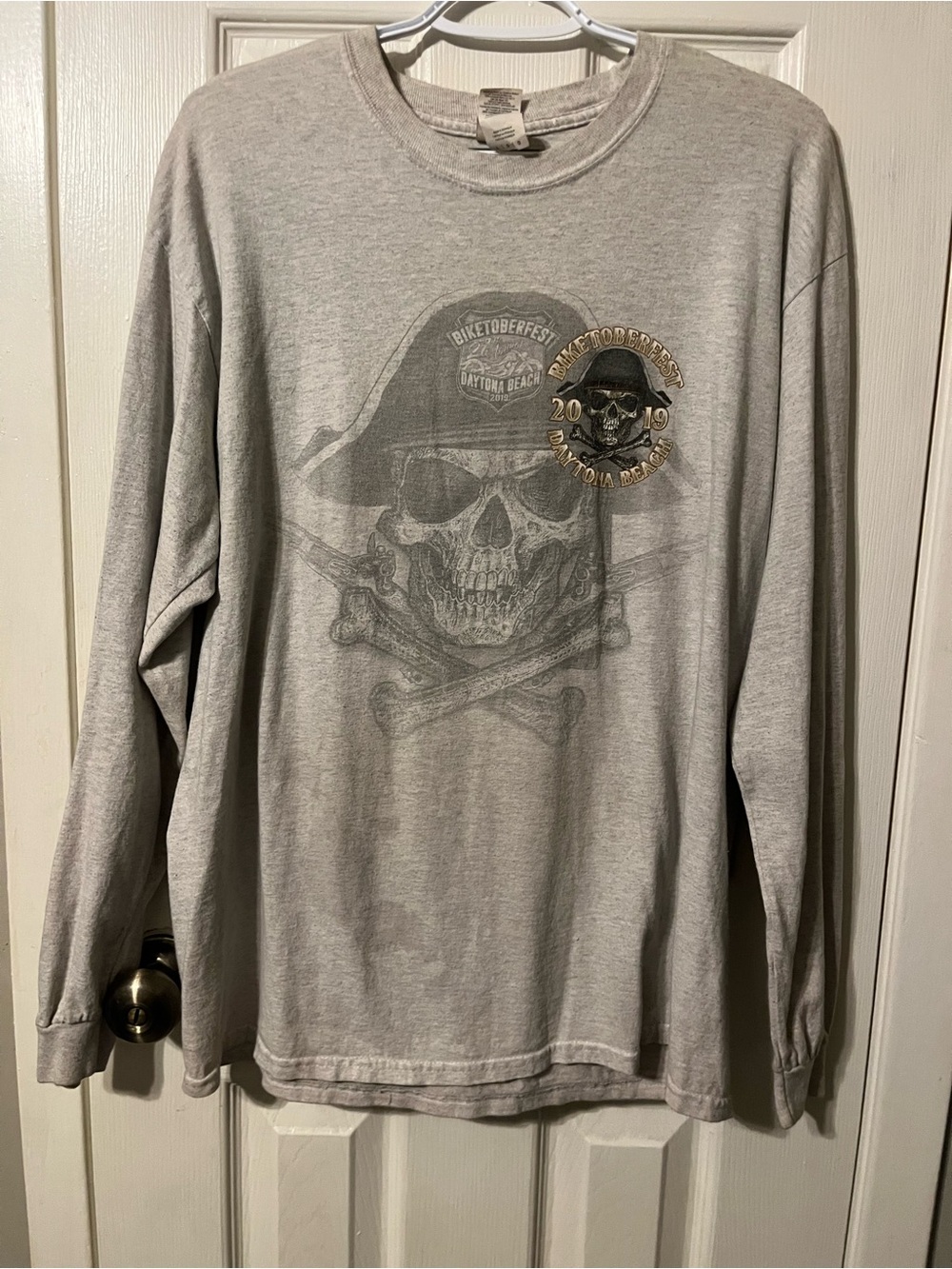 Harley-Davidson Light Gray Long-Sleeve Skull Graphic Tee